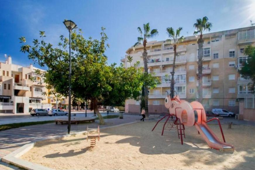 Apartamento Los Gases Torrevieja Luaran gambar